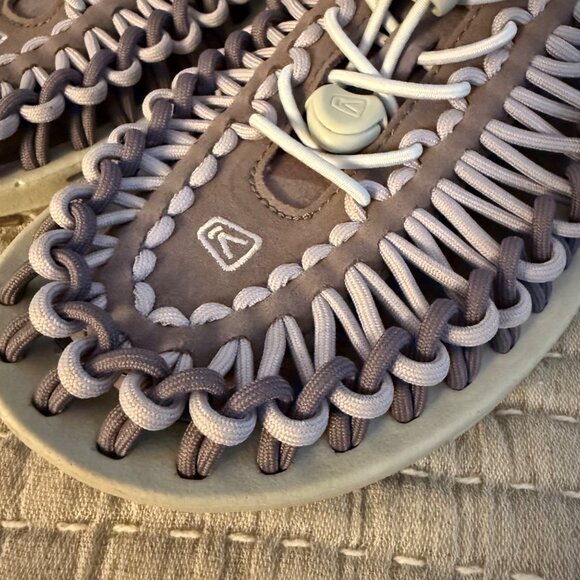 Size 9 WOMENS Keen Uneek GRAY Paracord Cord Rope Hiking Sandals Water Shoes - Picture 2 of 10